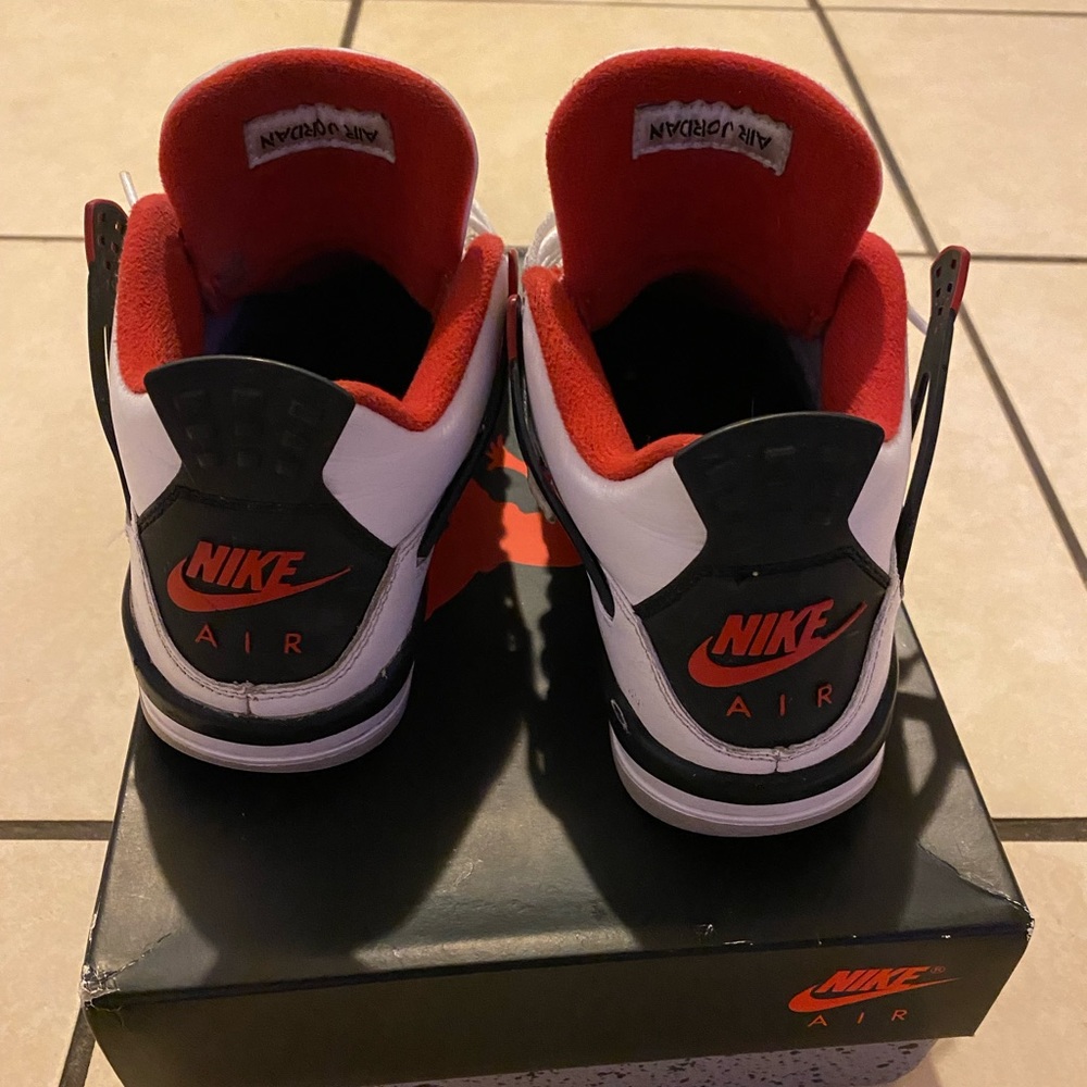 Jordan 4 Fire Reds. - Picture 4 of 5